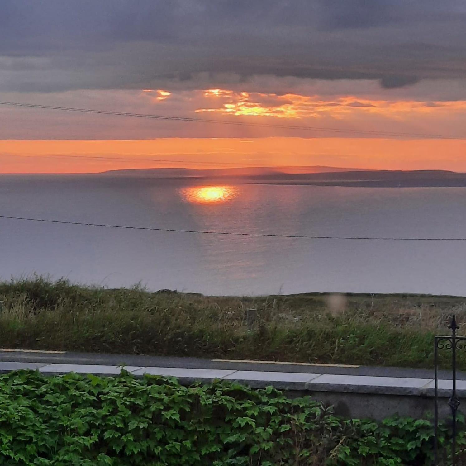 Rose Meadow Lodge Liscannor Exteriör bild